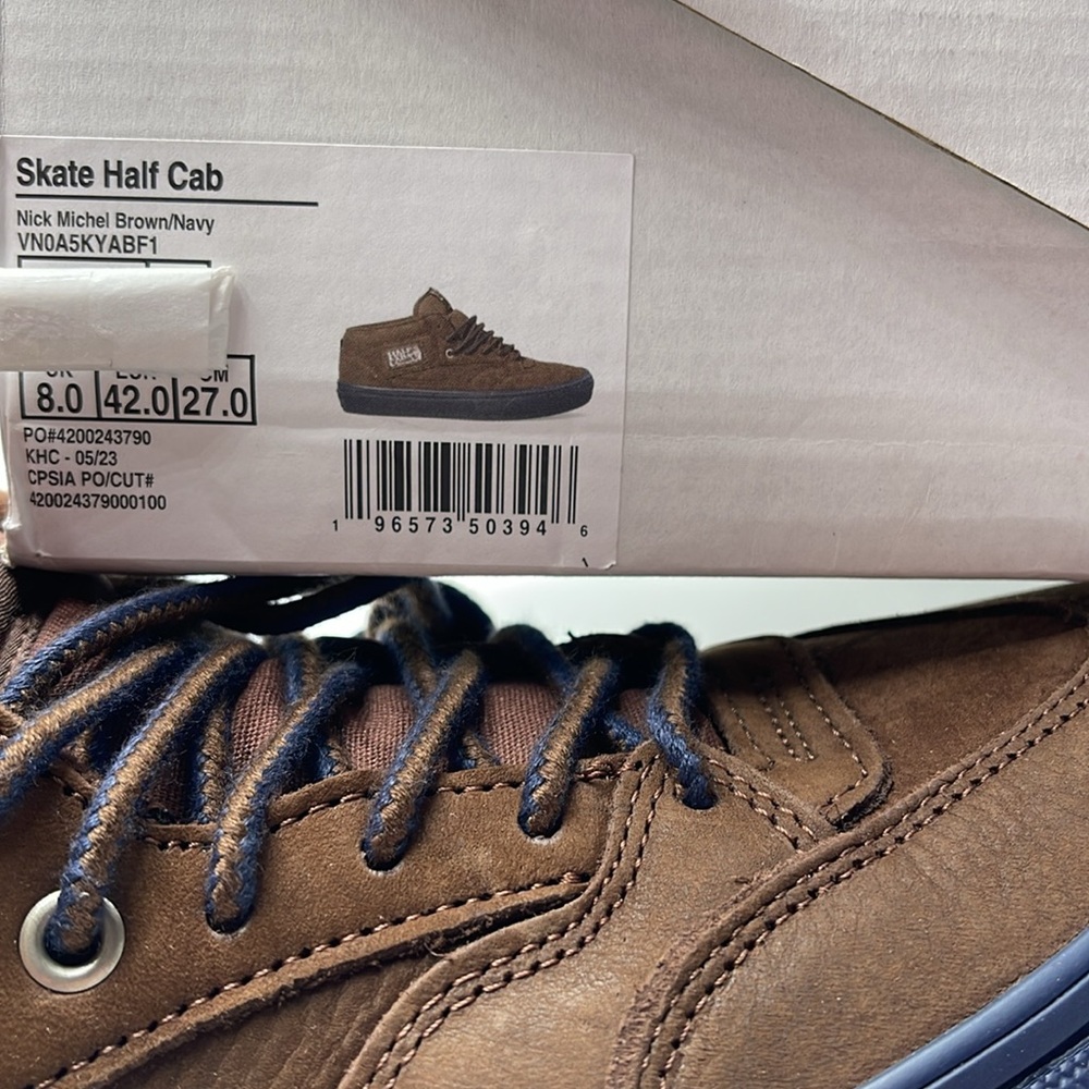 Vans Men’s Skate Half Cab
Nick Michel Brown/Navy
VN0A5KYABF1
Sneakers - Picture 16 of 16